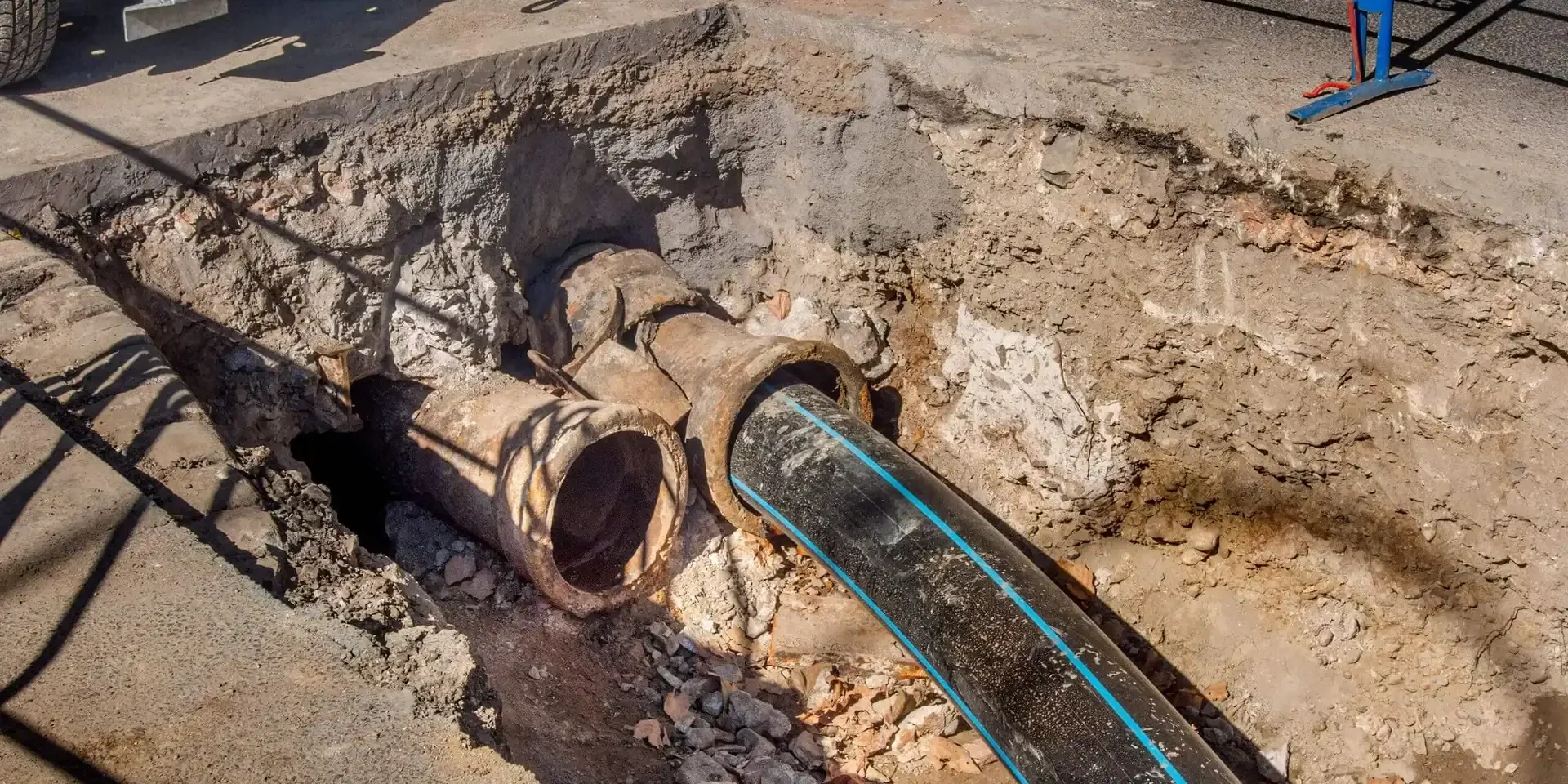 Old-Cast-Iron-Sewer-Pipe-Excavation-And-Replacement